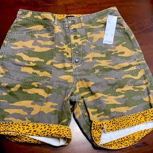 Urban Outfitters Fashion Shorts-size 8